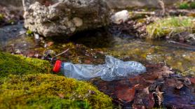 Se ponen a limpiar el cauce del río en este pueblo y les cae una multa de 2.600 euros: "La contaminación habría durado una semana"