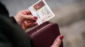 Estos son los bancos donde puedes cobrar tus premios de la Lotería de Navidad 2025