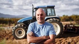 Joaquín, agricultor de 60 años de toda la vida: "Muchos españoles viven de ayudas, no quieren trabajar en el campo"