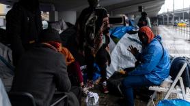 La Generalitat y las entidades sociales acuerdan el realojo de parte de los desalojados en Badalona