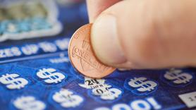 Gana 22 millones de euros en la lotería y descarta fama y estatus para cumplir una promesa que vale más que el oro