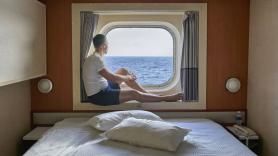 Mario, asesor financiero, lleva 25 años viviendo en cruceros sin hogar en tierra y sus piernas han pagado un gran precio por ello