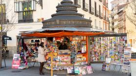 Alfonso, quiosquero superviviente: “Los quioscos son un punto de reunión, no se pueden perder, los necesita Madrid”