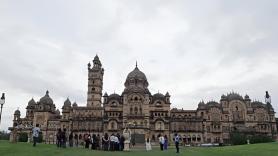 La casa más grande del mundo tiene 170 habitaciones y vive una familia de 4 personas: "Es fácil dejarse cautivar por la grandeza, pero este es nuestro hogar"