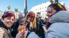 Adiós 2025, hola 2026. ¿Y tú, como lo vas a celebrar? ¿Tardevieja o fiestón de cotillón? ¡VOTA!
