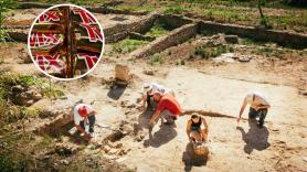 El envoltorio de una chocolatina resuelve el misterio de una excavación arqueológica en Escocia: "Hemos tenido mucha suerte al datar el material"