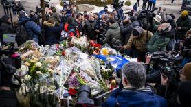 Se investiga si una bengala en una botella originó el incendio en Crans-Montana, mientras numerosos heridos siguen críticos