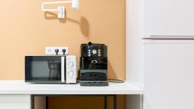 Un juez dictamina que enchufar un microondas no convierte una habitación en un piso y zanja así una batalla legal contra un hotel