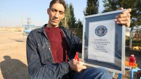 Sultan Kosen (43 años), el hombre más alto del mundo: "En los hoteles tienen que juntarme tres camas para que quepa"
