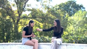 Amandine, profesora de francés, pide un desayuno y se queda a cuadros con cómo pronunciamos mal algo 'típico' suyo: "Dios mío"