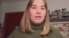 Carmen, profesora en Rumanía: "En España pensaba que me moriría si me operaban mis alumnos, pero ahora digo: ojalá sean ellos"