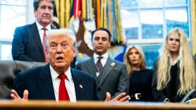 Trump cita a las grandes petroleras en la Casa Blanca y hace algo nunca visto en él: les pide disculpas