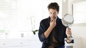 Hombres, jóvenes y con "estatus alto": el estudio masivo que define el perfil del narcisista de manual tras analizar a 45.000 personas