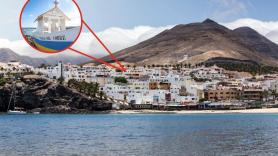 El pueblo de Canarias con una ermita que llegó por mar: los altares están hechos con conchas