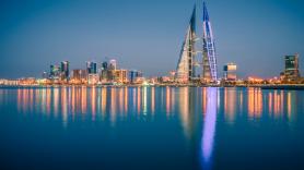 Mikayla (29) lo deja todo atrás y se muda a Baréin para teletrabajar de noche por 120.000 euros al año: "Mi vida es 10 veces mejor aquí"