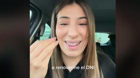 Va a renovarse el DNI, el Policía alucina al ver la foto que le lleva y ella le jura que no se ha dado cuenta: "No quería engañarte"