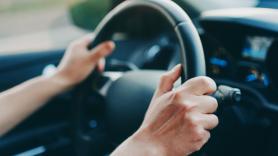 Detienen a un aparcacoches de Bilbao tras 'tomar prestado' el coche de un turista para irse de compras con un amigo