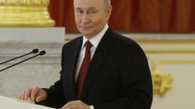 Rupert Smith, ex general británico, afirma que los oligarcas rusos son los que pueden llegar a detener a Putin