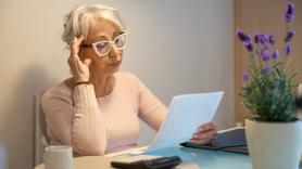 Denise, 68 años, obligada a posponer su jubilación tras 50 años cotizados por un error administrativo con el cálculo de su pensión: "Estoy devastada"