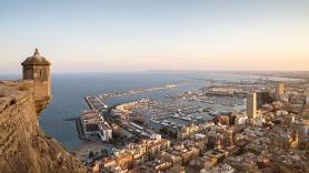 Izabela, madre americana en Alicante: "Desde fuera parecía que lo teníamos todo, pero la verdad es que no éramos felices"