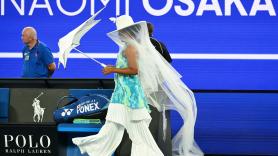 La tenista Naomi Osaka deja perplejo a medio mundo con la vestimenta con la que ha salido al Open de Australia
