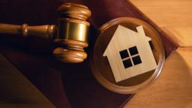 Multan con 93.400 euros a un casero por meter a una familia en una caseta de jardín de 25 metros cuadrados: "Totalmente inadecuado para vivir"