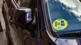 Si tienes etiqueta B o C, atento: la DGT confirma cuándo podrás usar los carriles VAO en 2026