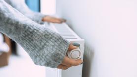 Un promotor inmobiliario le corta el agua caliente y la calefacción a sus inquilinos para que se vayan: "Lo que está pasando aquí es inhumano"