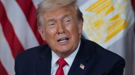 Trump amenaza a Canadá con aranceles del 100% como firme un acuerdo con China