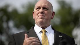 Quién es Tom Homan, el 'zar de la frontera' que Trump envía a Minneapolis para gestionar la crisis social (con mano dura)