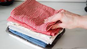 Si habitualmente utilizas trapos de cocina de algodón como estos, el chef Jordi Cruz tiene un mensaje para ti