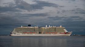 Un crucero que iba a pasar por España aplaza su salida por culpa de unos plátanos