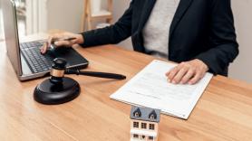 Multan con 3.000 euros a un agente inmobiliario por descartar a una inquilina extranjera: "La vivienda no debe depender de prejuicios"