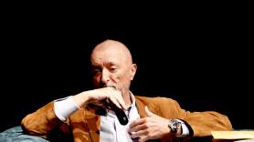 Pérez-Reverte pone sobre la mesa lo que hizo Felipe VI al permitir que su padre se fuera de España