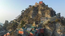Yang vive desde hace 50 años en su casa dentro de una cueva: "La ubicación es ideal"