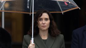 Ayuso visita a Ana Rosa: de ligar regularización de migrantes con "manipular los censos" a otras 'conspiranoias'