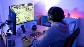 Max, joven, desarrolla un videojuego de simulación agrícola y lleva más de 400.000 descargas: "Son mi género"