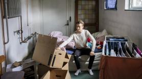 Estudiantes universitarios en Madrid pagan 2000 euros al mes por vivir en un garaje: "Tenemos dos habitaciones pequeñas, un salón y una cocina"