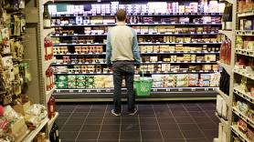 Tom, 24 años, regenta el único minisupermercado de su pueblo: "Perdimos entre 6.000 y 7.000 euros en ingresos"