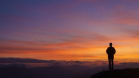 Un biólogo se aísla a 16.000 kilómetros de casa en una isla desierta: "Ser feliz sin los demás es extremadamente difícil, por muy sublime que sea el paisaje"