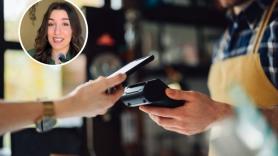 Una camarera señala algo que mucha gente hace al pagar y que a los trabajadores les pone de los nervios: "Sé que es con buena intención"