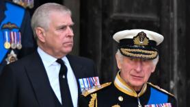 Carlos III niega haber puesto 1,5 millones de su bolsillo para el acuerdo que su hermano Andrés alcanzó con Virginia Giuffre y que le evitó ir a juicio