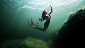 Una sirena profesional habla sin tapujos sobre su día a día: "Me puse la cola un día y la vida me cambió para siempre"