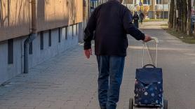 Un jubilado de 75 años al borde de la pobreza pide una ayuda pública y descubre que el Estado le debe 106.000 euros