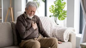 Robert, granjero, siguió trabajando tras sufrir un ataque al corazón y condujo él mismo hasta el hospital: "Lo más fácil es ignorar las señales"