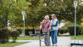 Ingrid, 101 años, vive sola en casa: "Solía caminar dos horas al día. Primero sola, luego con un andador"