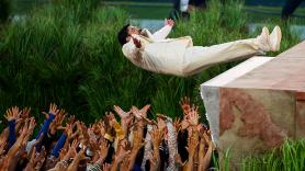 El doble de Bad Bunny en la Super Bowl habla sobre cómo fue grabar uno de los momentos más icónicos