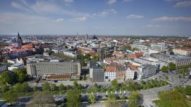 La Iglesia creó un sistema para que los pobres tuvieran una vivienda: ahora les cobra un 5.000% más y echa a jubilados que llevan décadas viviendo en esos pisos