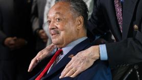 Muere el reverendo Jesse Jackson, activista por los derechos civiles y dos veces candidato presidencial en EEUU