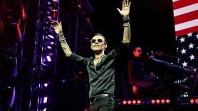 Marc Anthony responde a un asistente a un concierto que le pide que hable en español: "¡Cállate!"